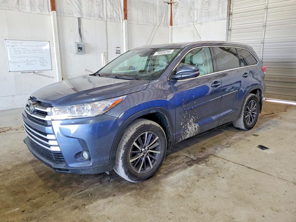 2017 Toyota Highlander se