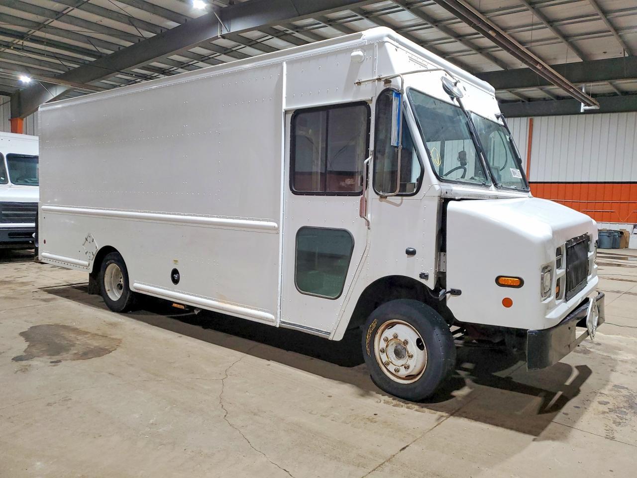 2013 Freigliner Chassis M Line WALK-IN Van