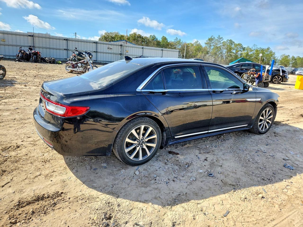 2018 Lincoln Continental Premiere