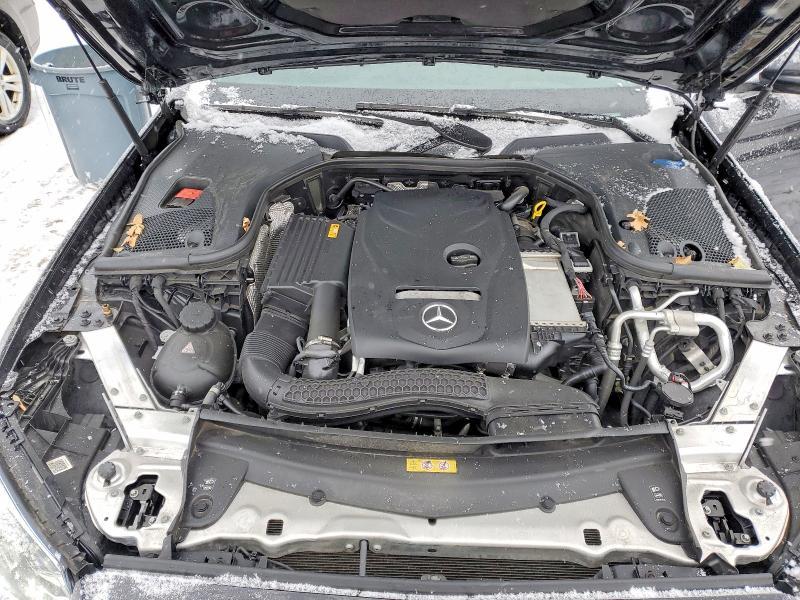 2018 Mercedes-Benz E300w 4matic 4DR