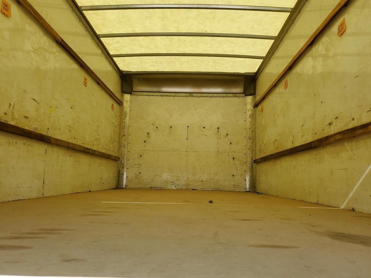 2021 GMC Savana BOX Truck