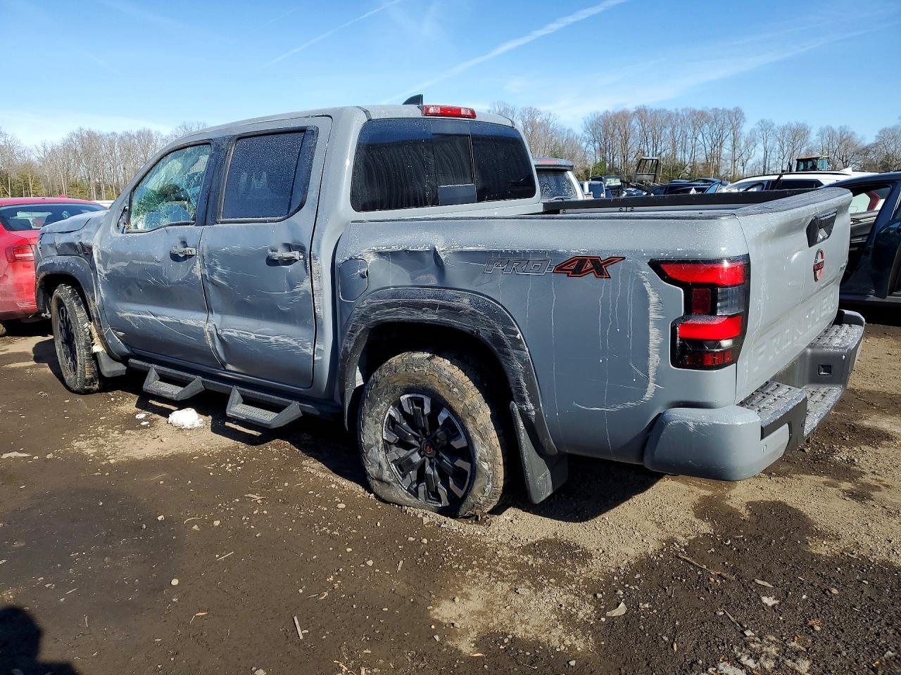 2023 Nissan Frontier s