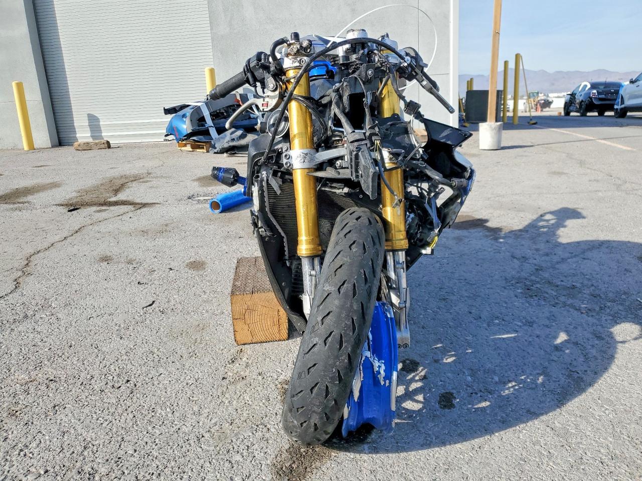 2014 BMW HP4