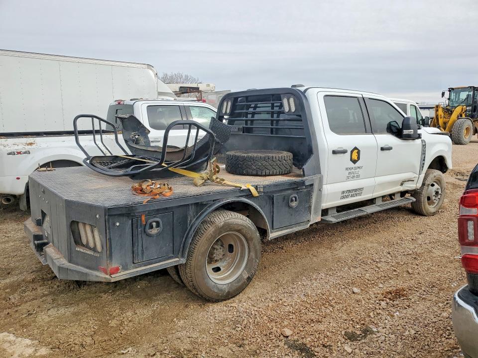 2024 Ford F350 Super Duty Flatbed Truck