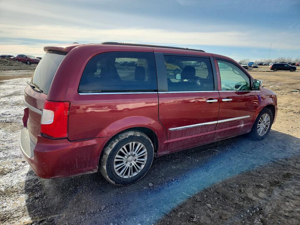 2013 Chrysler Town & Country Touring l