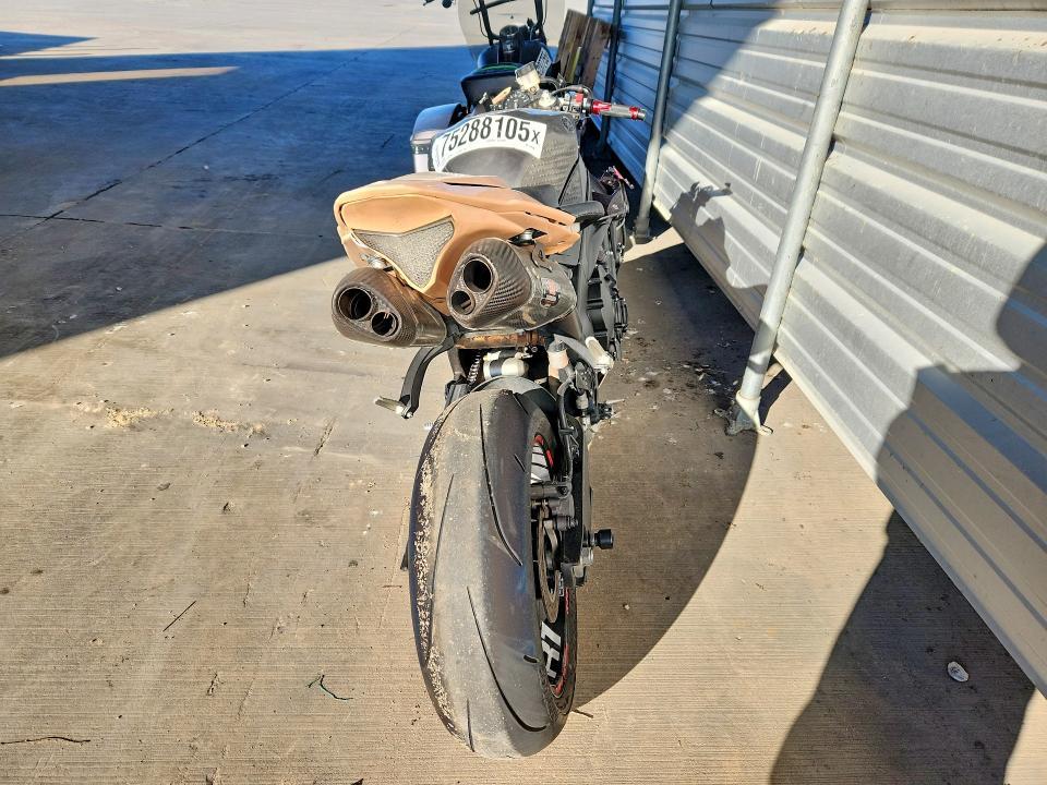 2013 Yama YZFR1