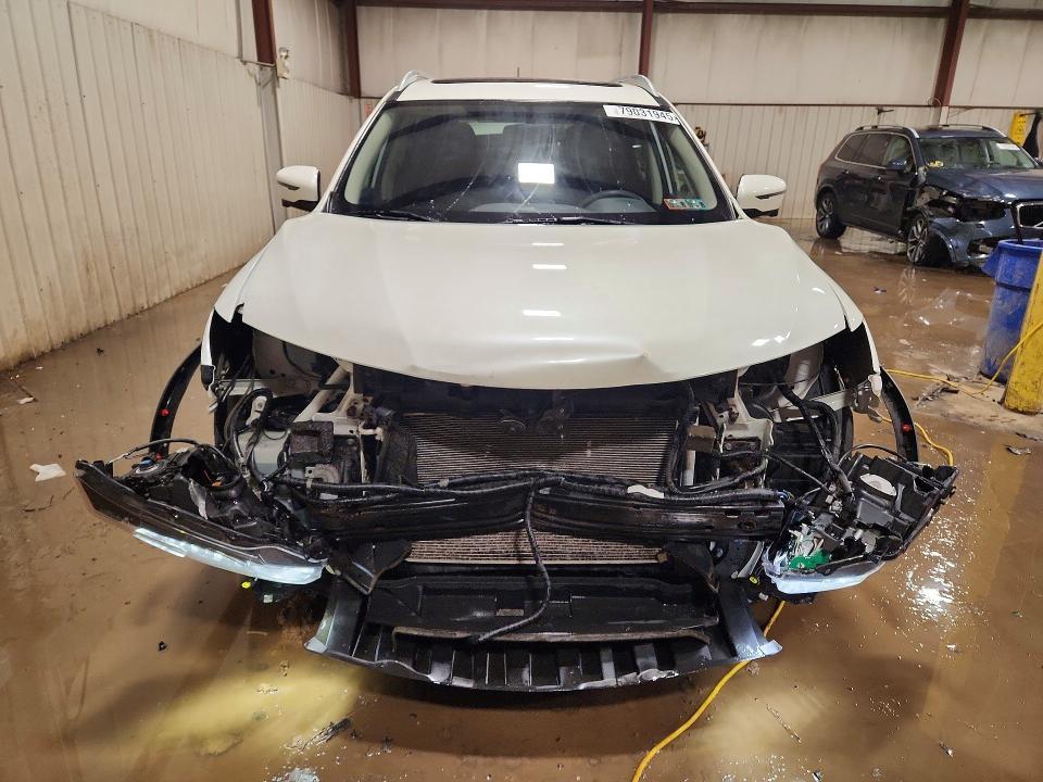 2016 Nissan Rogue sv