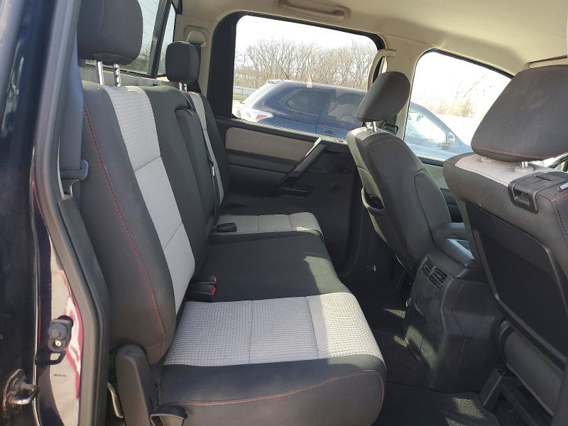 2011 Nissan Titan sv