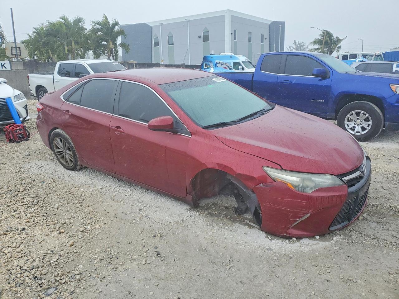 2016 Toyota Camry le