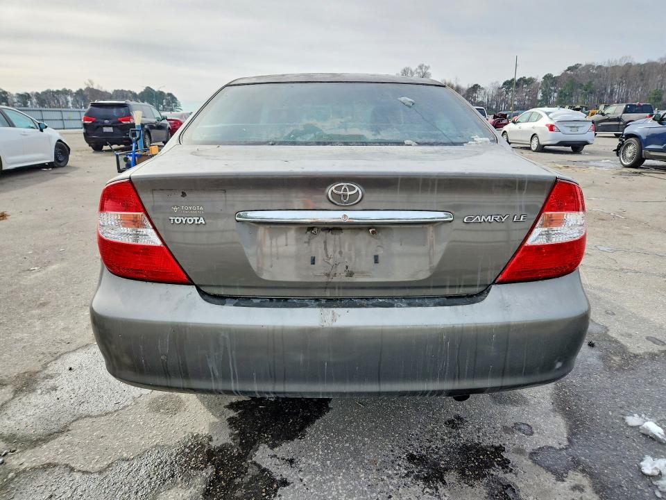 2004 Toyota Camry le