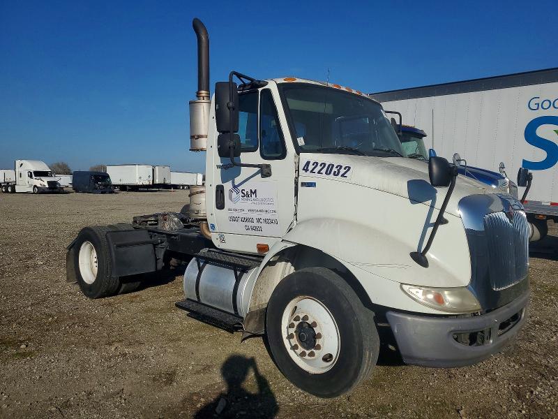2013 International 8600 Semi Truck