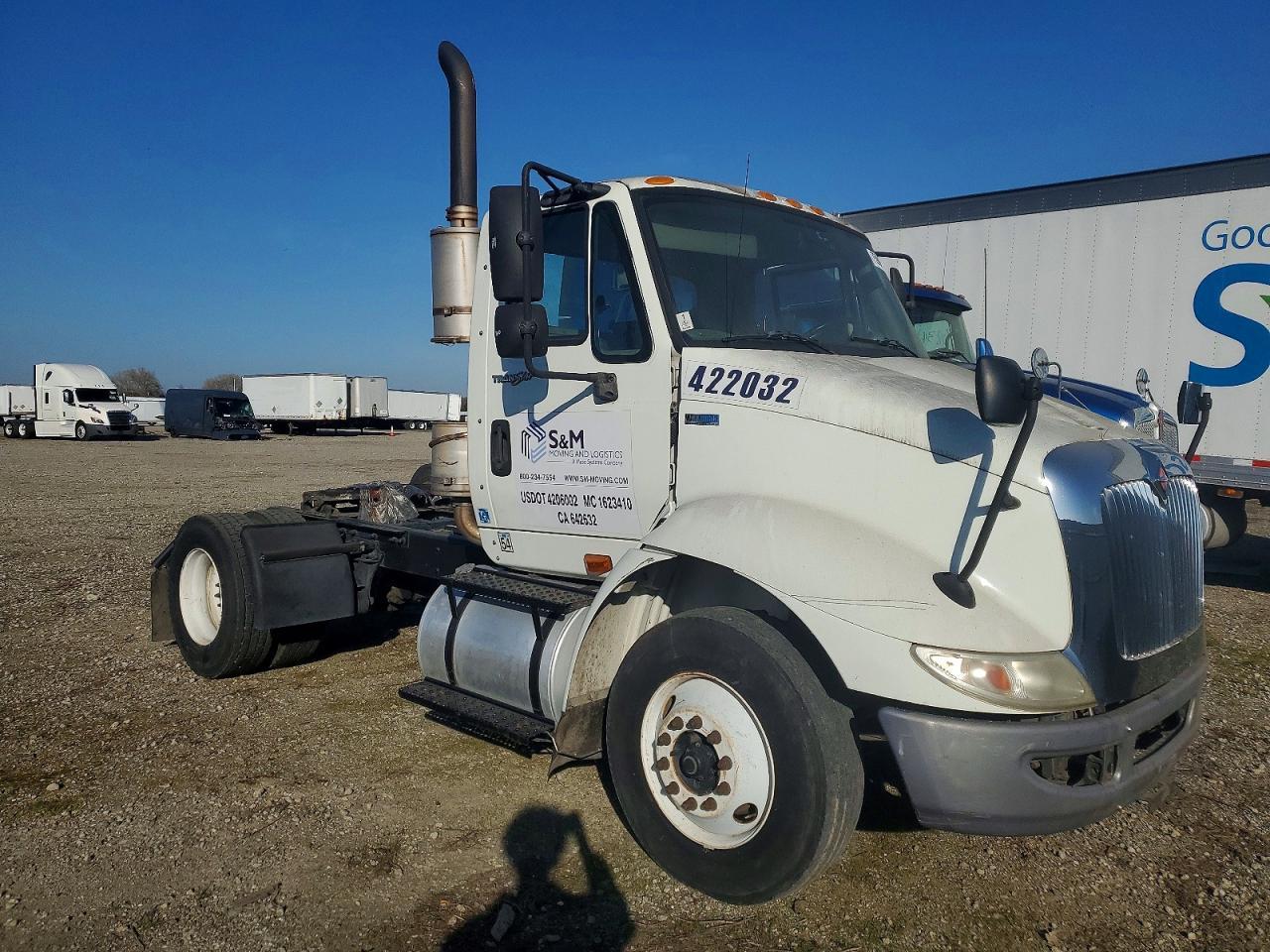 2013 International 8600 Semi Truck