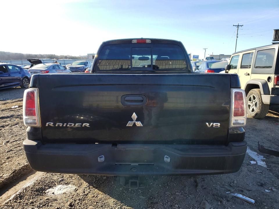 2006 Mitsubishi Raider Durocross