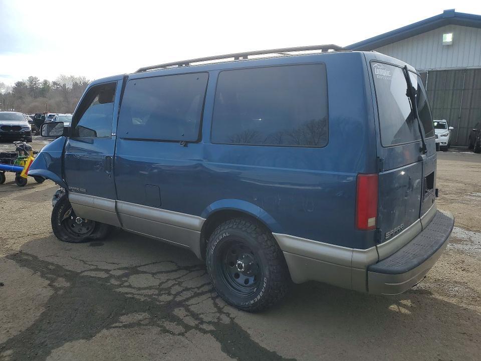 2002 GMC Safari xt