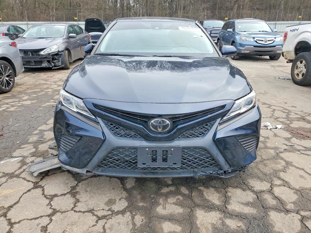 2020 Toyota Camry se
