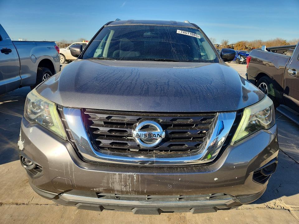 2018 Nissan Pathfinder s