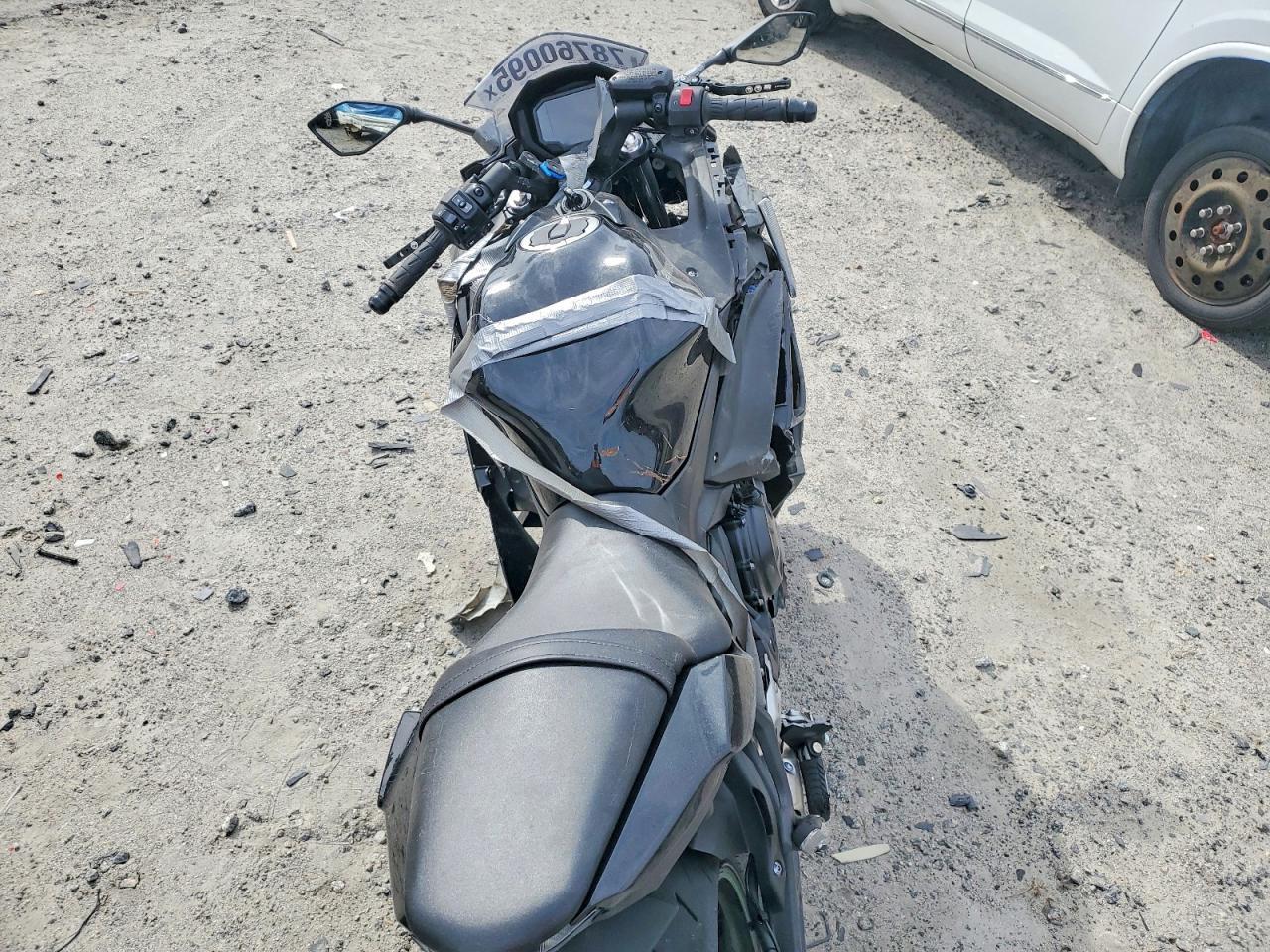 2025 Kawasaki EX650 R