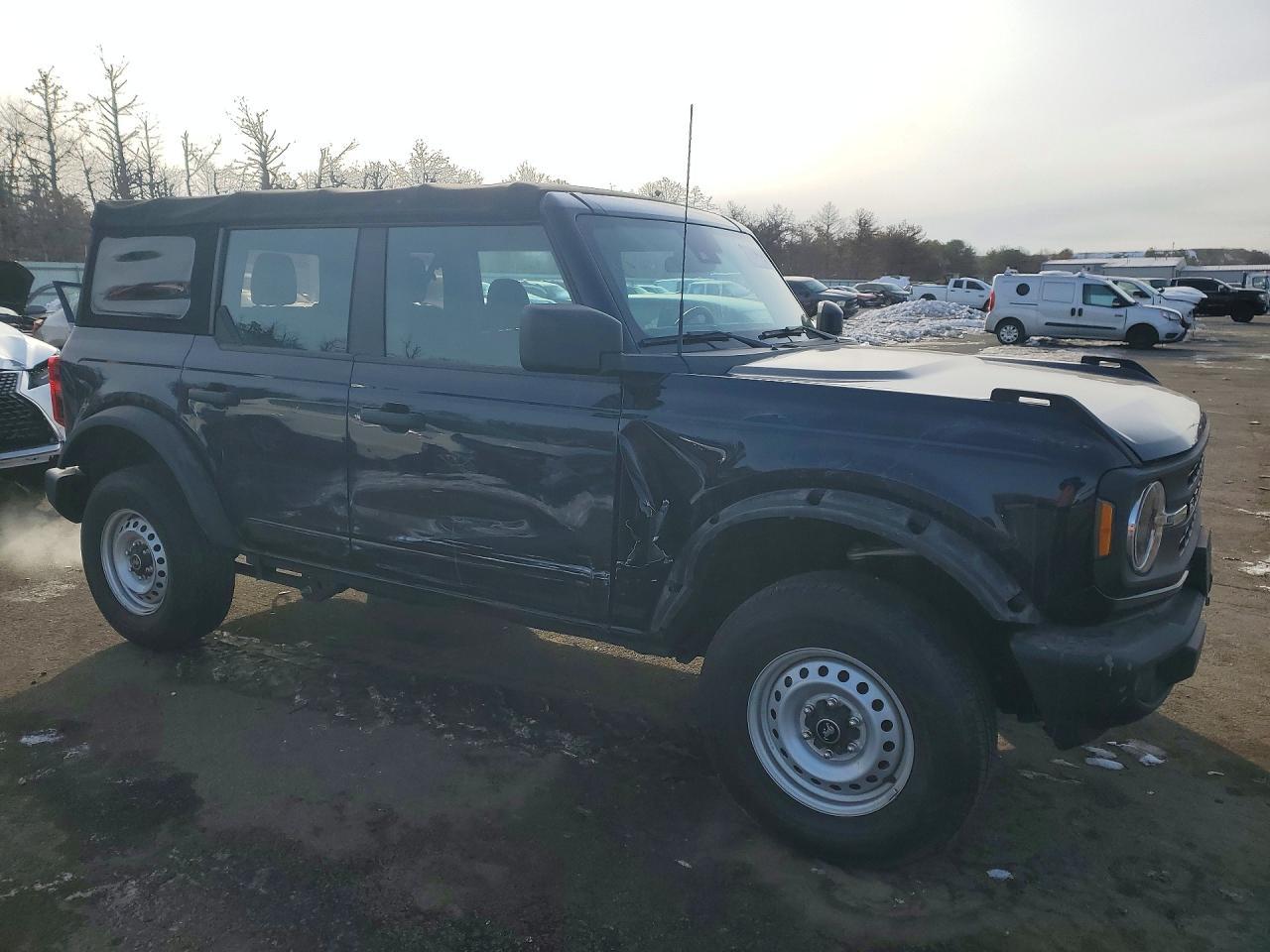 2021 Ford Bronco Base