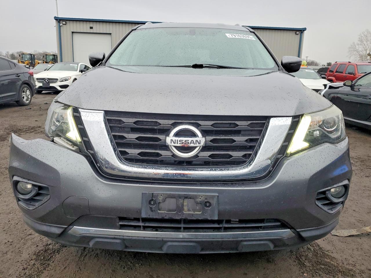 2017 Nissan Pathfinder sv