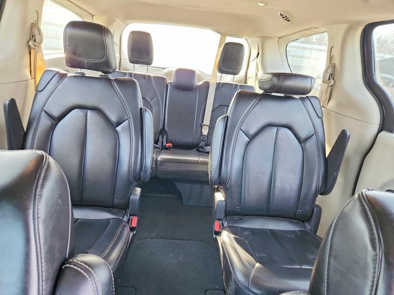 2021 Chrysler Voyager lxi