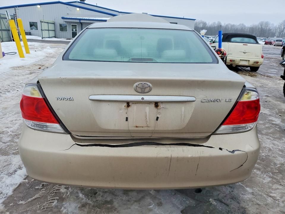 2005 Toyota Camry le