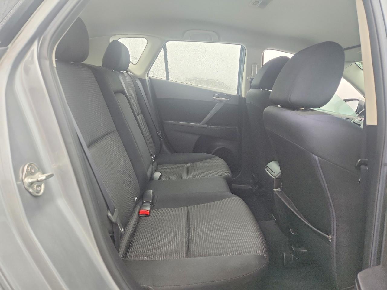 2013 Mazda 3 I