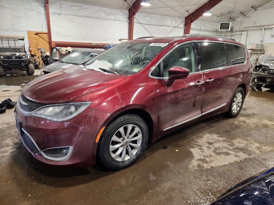 2017 Chrysler Pacifica Touring l
