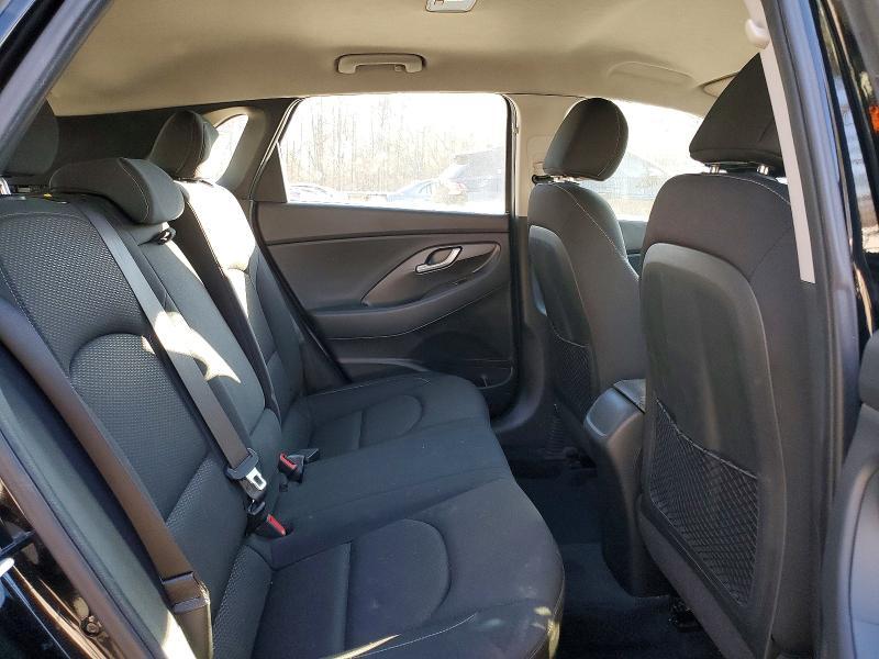 2018 Hyundai Elantra gt Base
