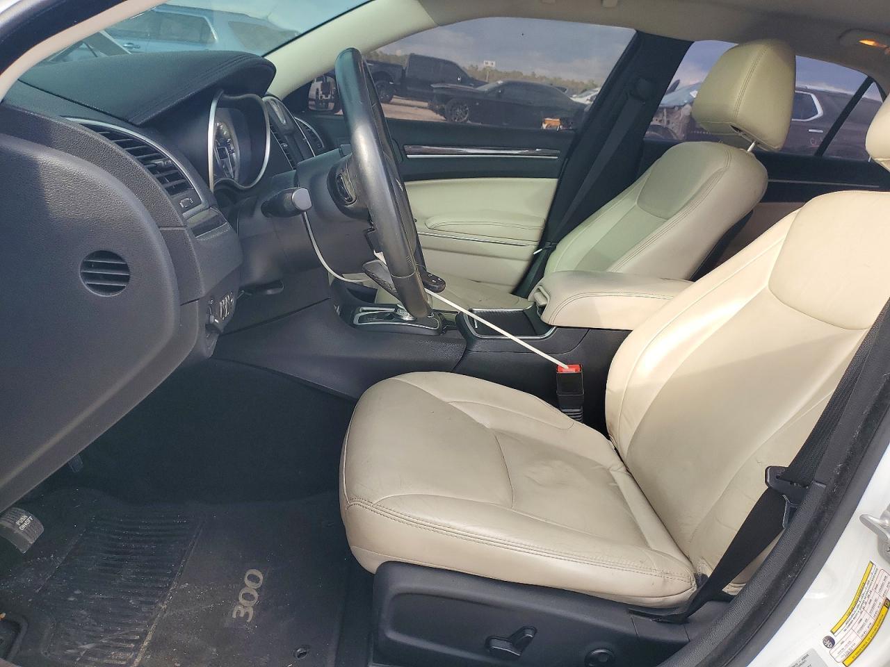 2015 Chrysler 300 Limited