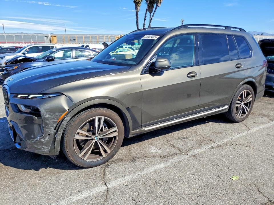 2025 BMW X7 Xdrive40i