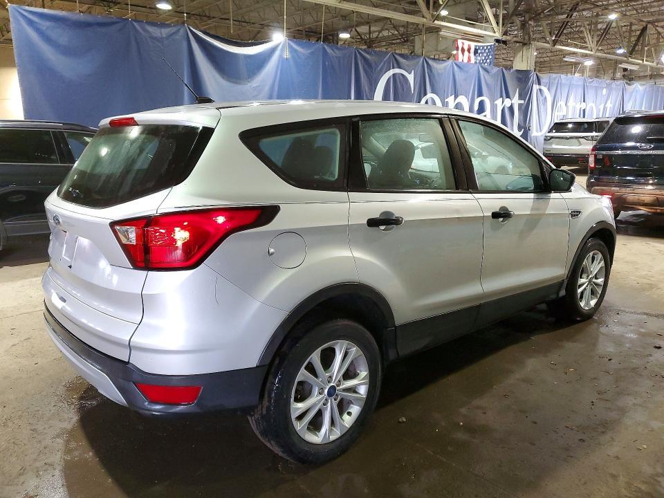 2019 Ford Escape s