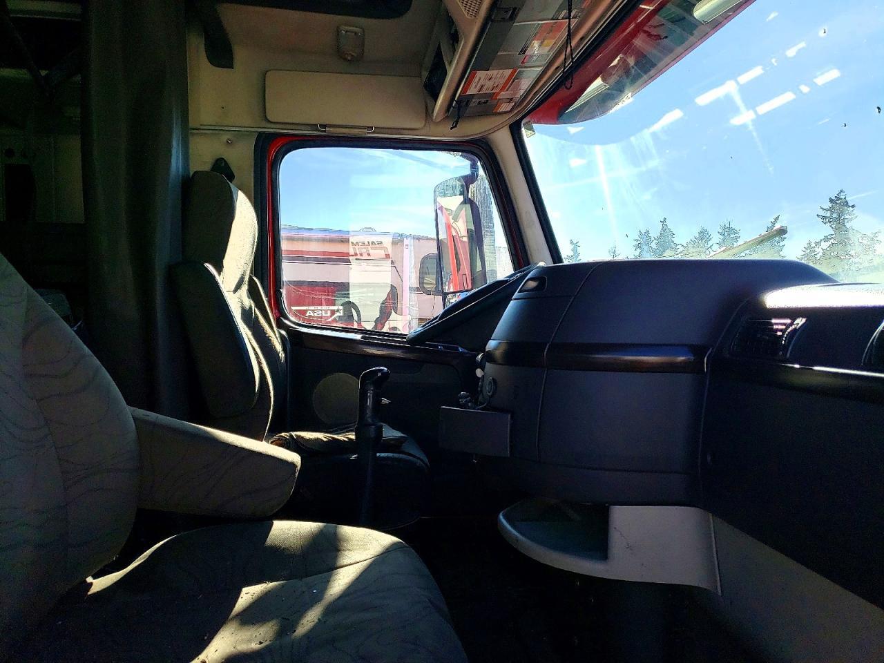 2013 Volvo VN VNL