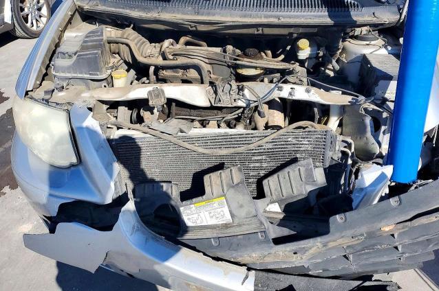 2005 Chrysler Town & Country lx