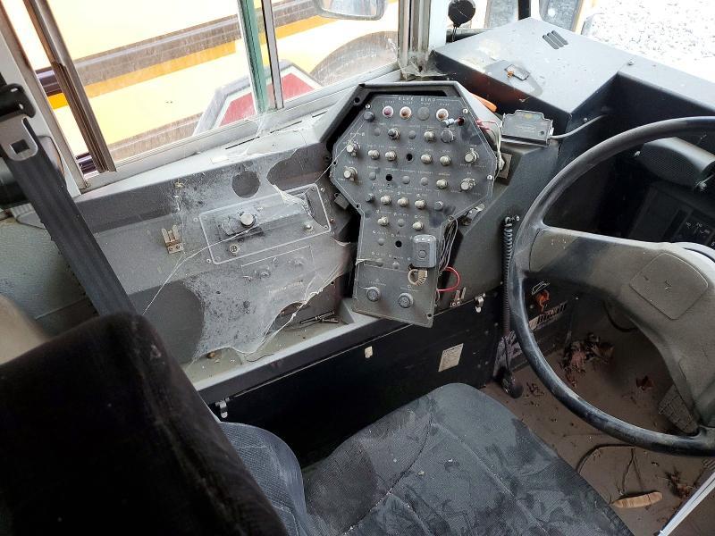 1987 International 3800-school bus