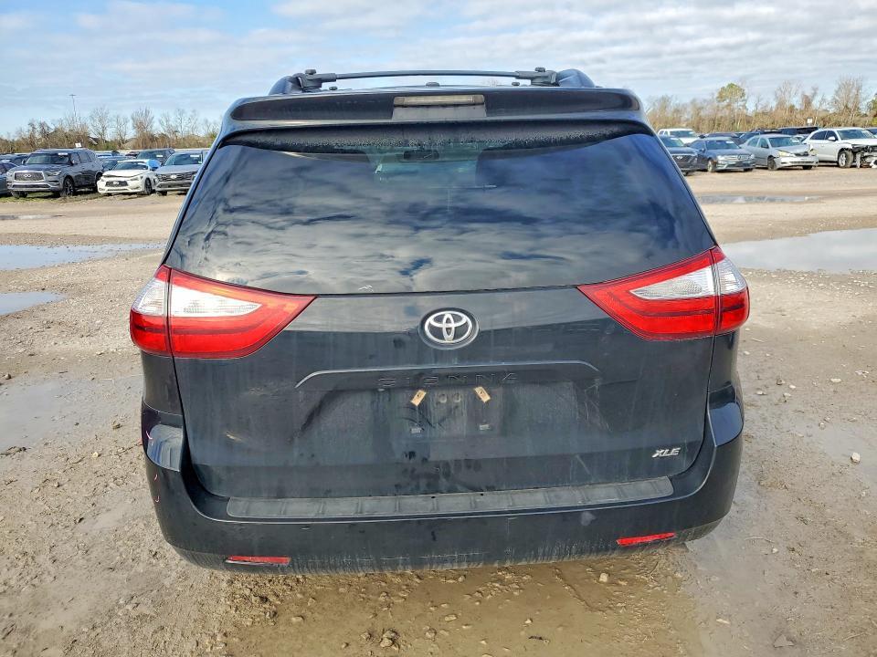 2016 Toyota Sienna xle