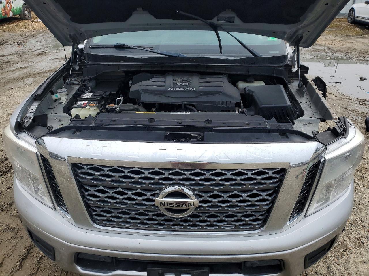 2018 Nissan Titan sv