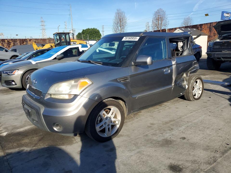 2010 KIA Soul +