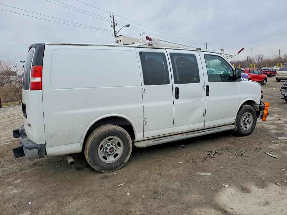 2017 GMC Savana 2500 Cargo Utility / Service van