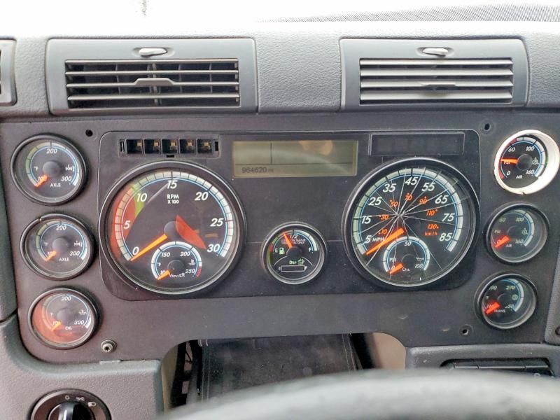 2018 Freightliner Cascadia 125 Semi Truck