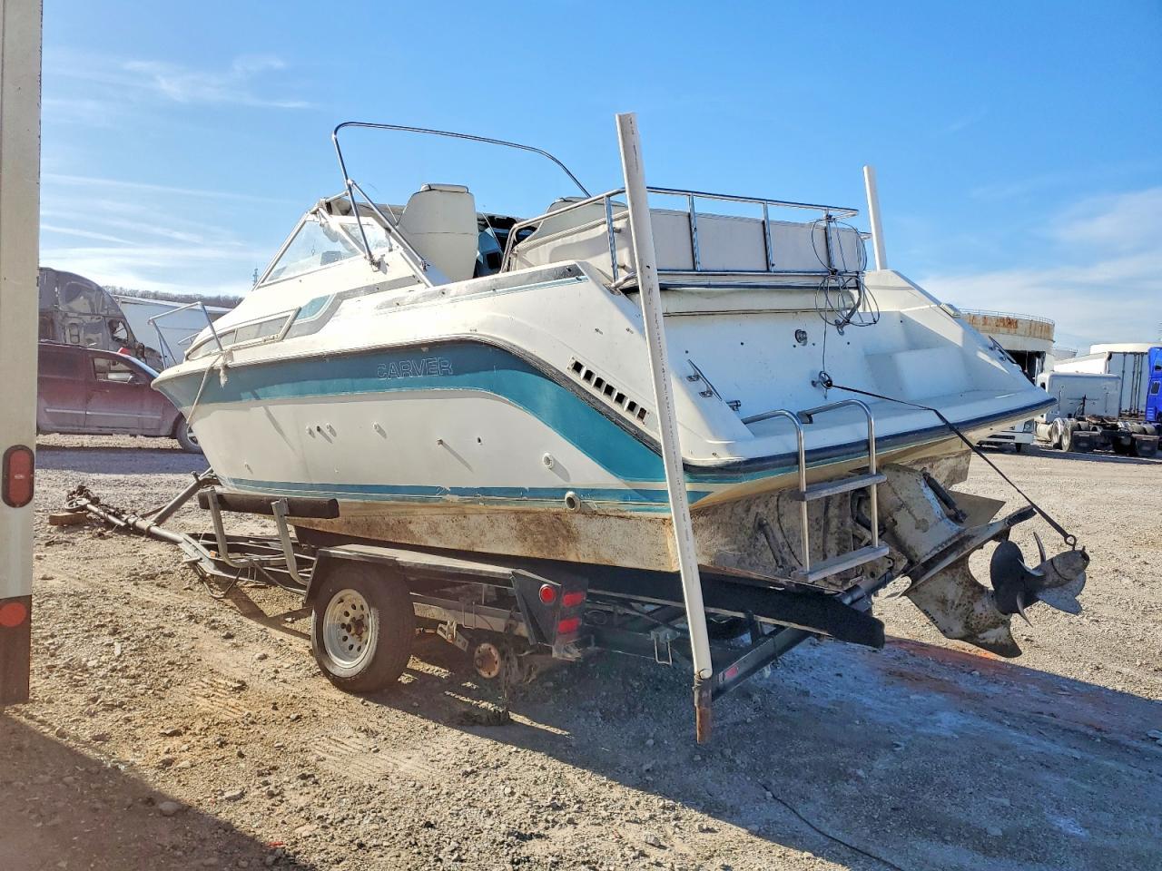 1990 Carver / Trojan Boat