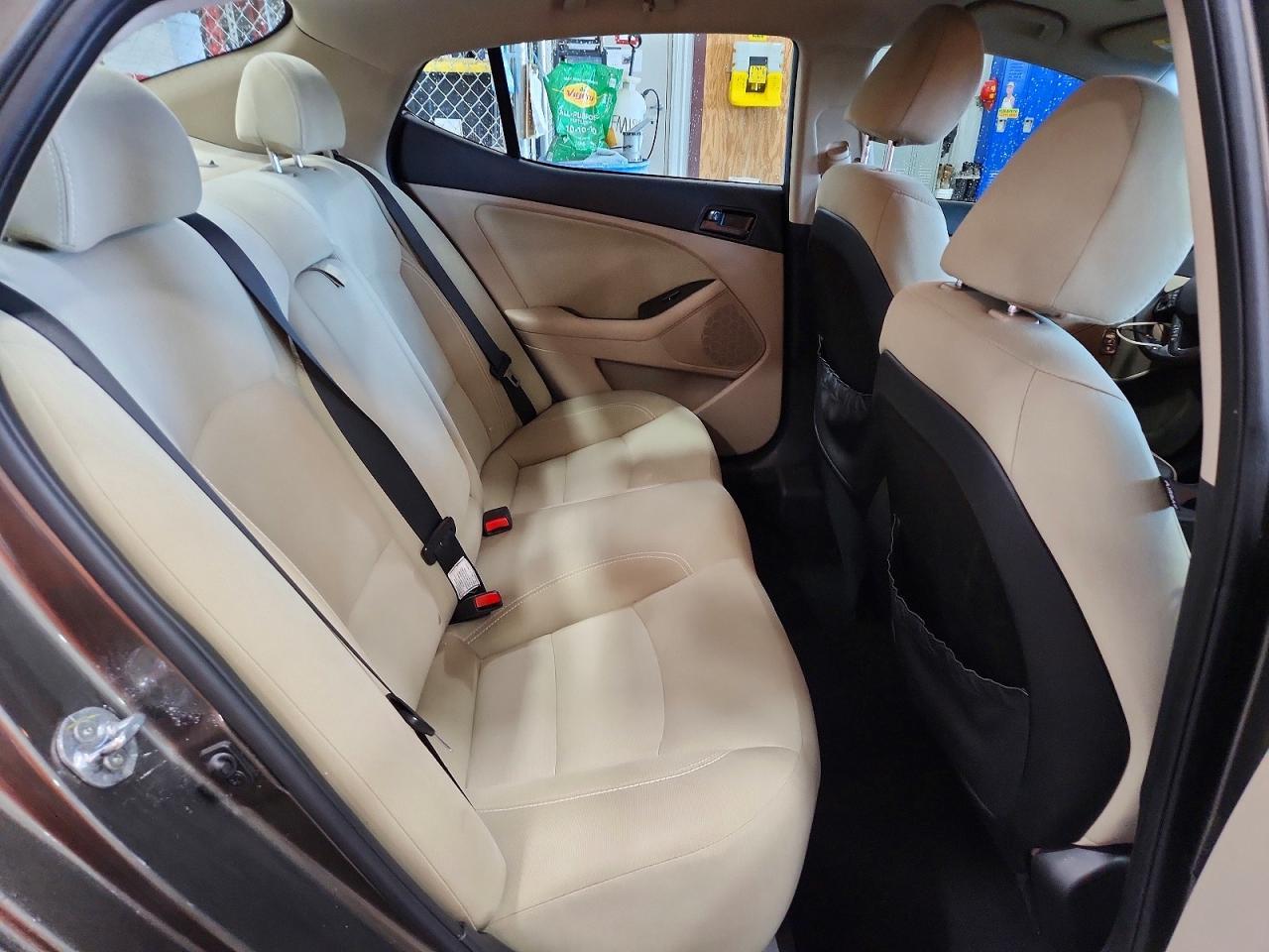 2012 KIA Optima lx