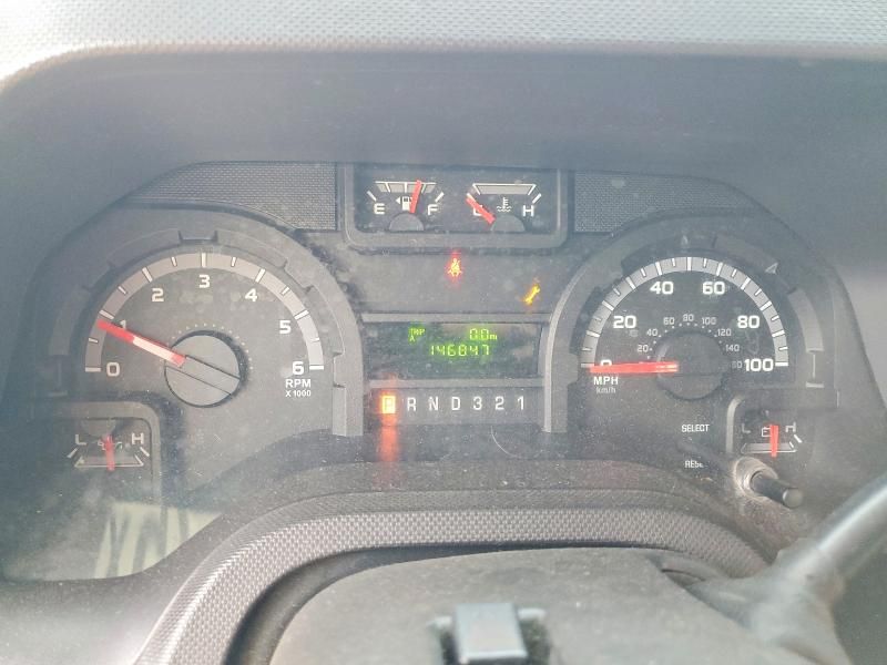 2012 Ford Econoline E350 Super Duty Cutaway Van