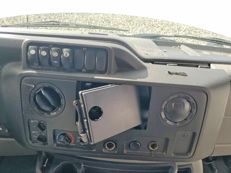 2017 Ford Econoline-Coach Bus