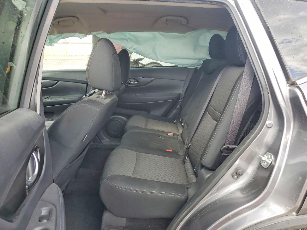 2017 Nissan Rogue sv