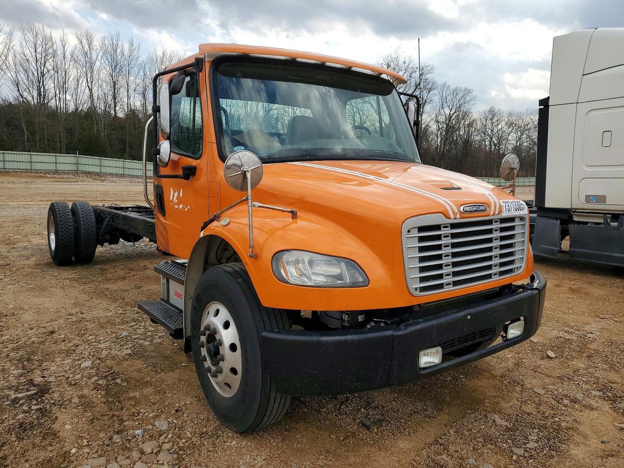 2018 Freightliner Business Class M2 Truck Cab Andchassis