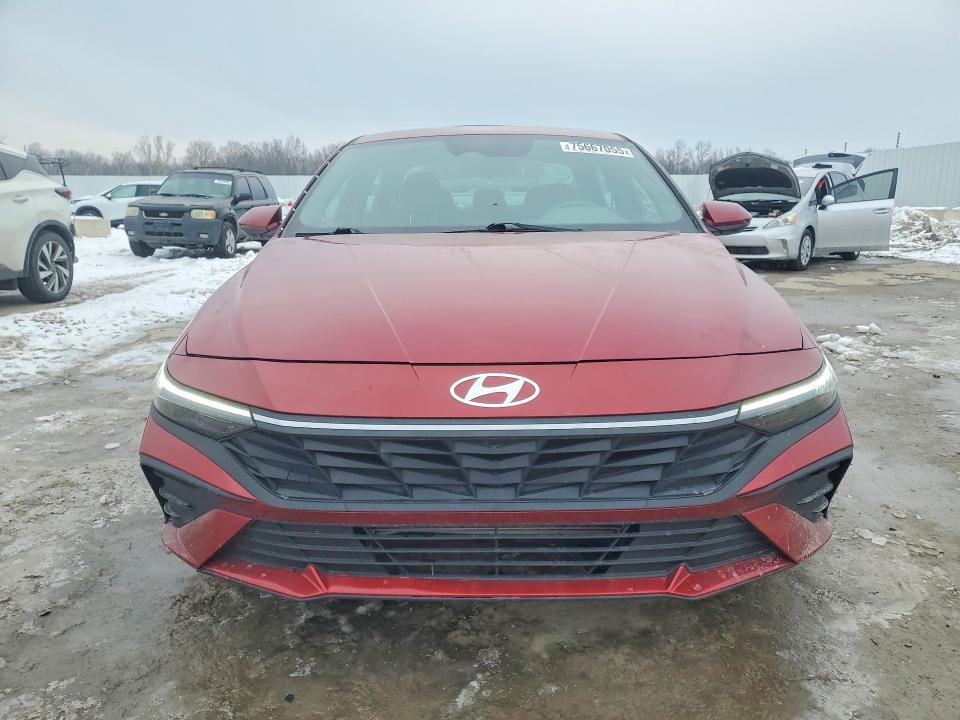 2025 Hyundai Elantra se
