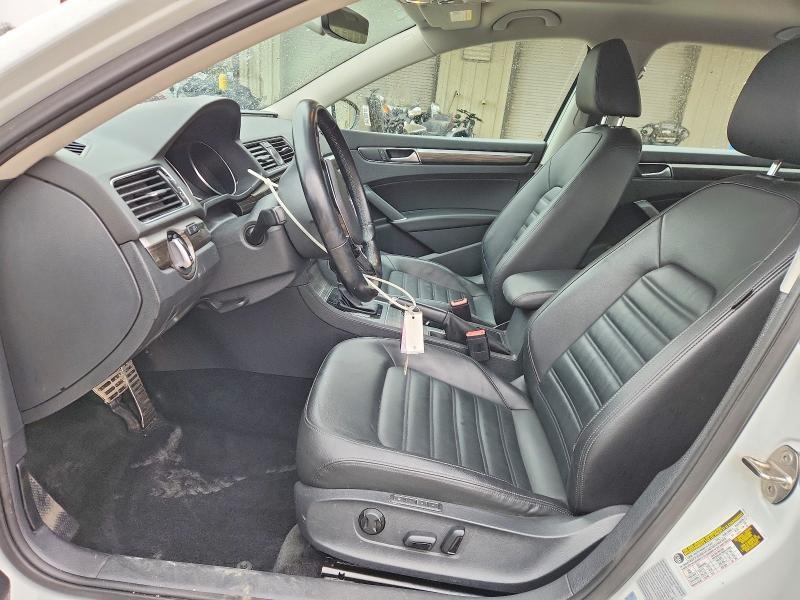 2016 Volkswagen Passat sel