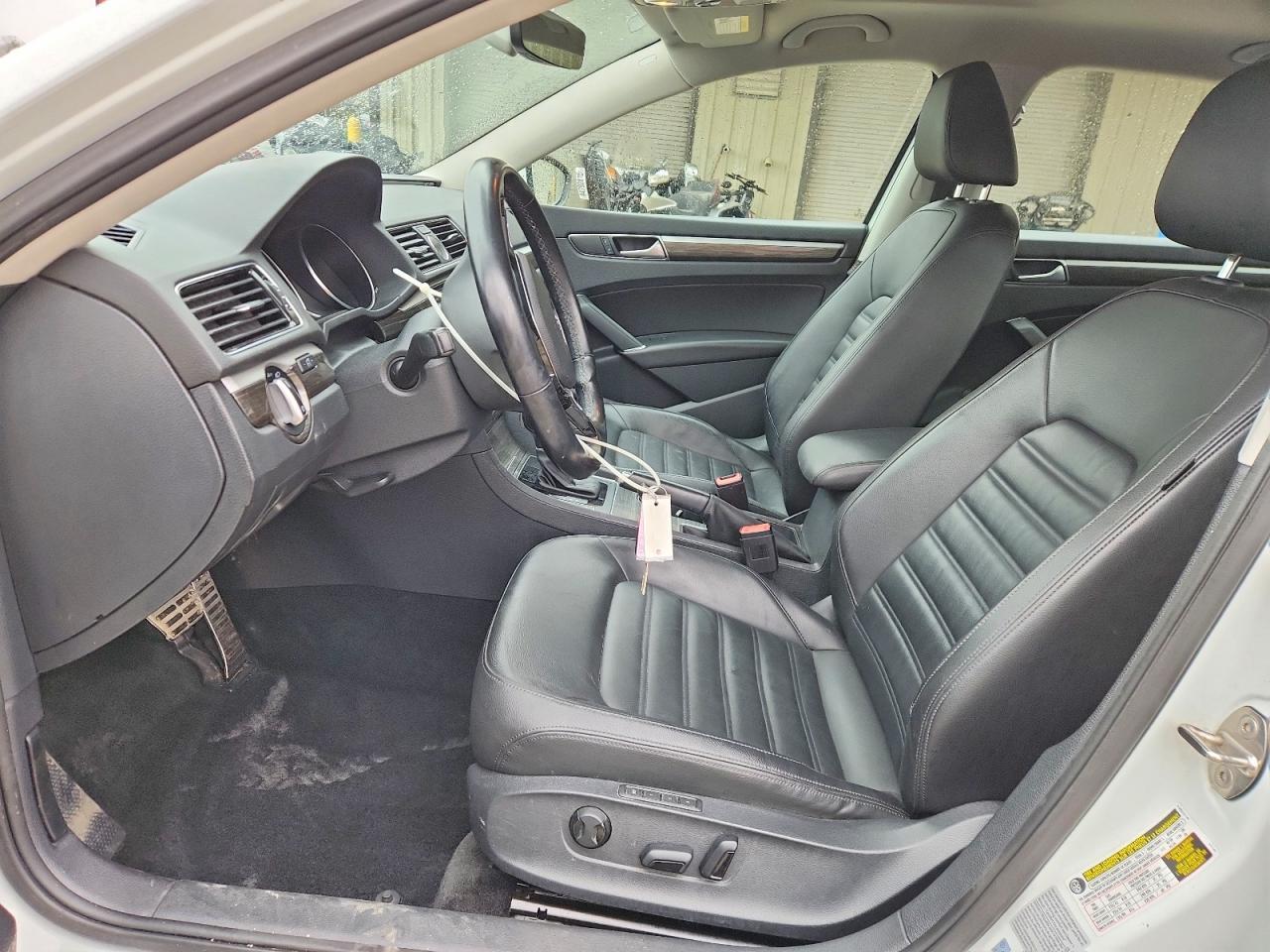 2016 Volkswagen Passat sel