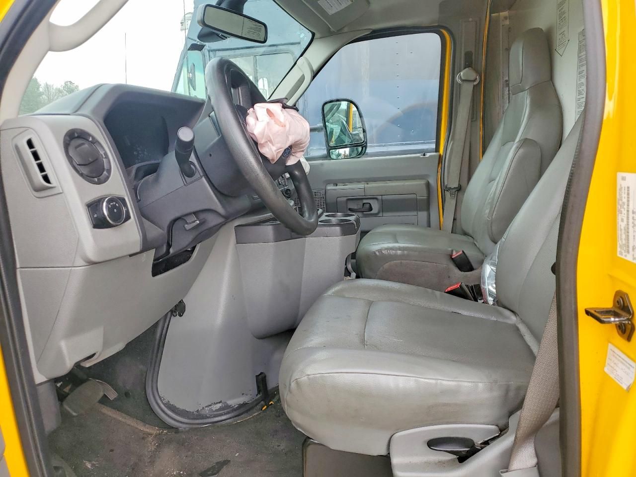 2022 Ford E350 BOX Truck