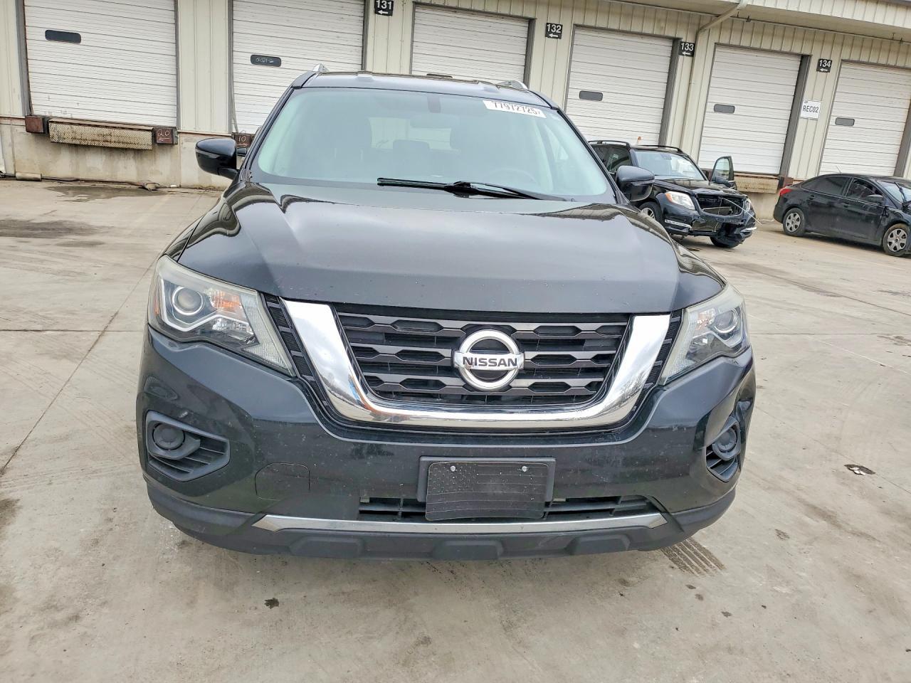 2018 Nissan Pathfinder s